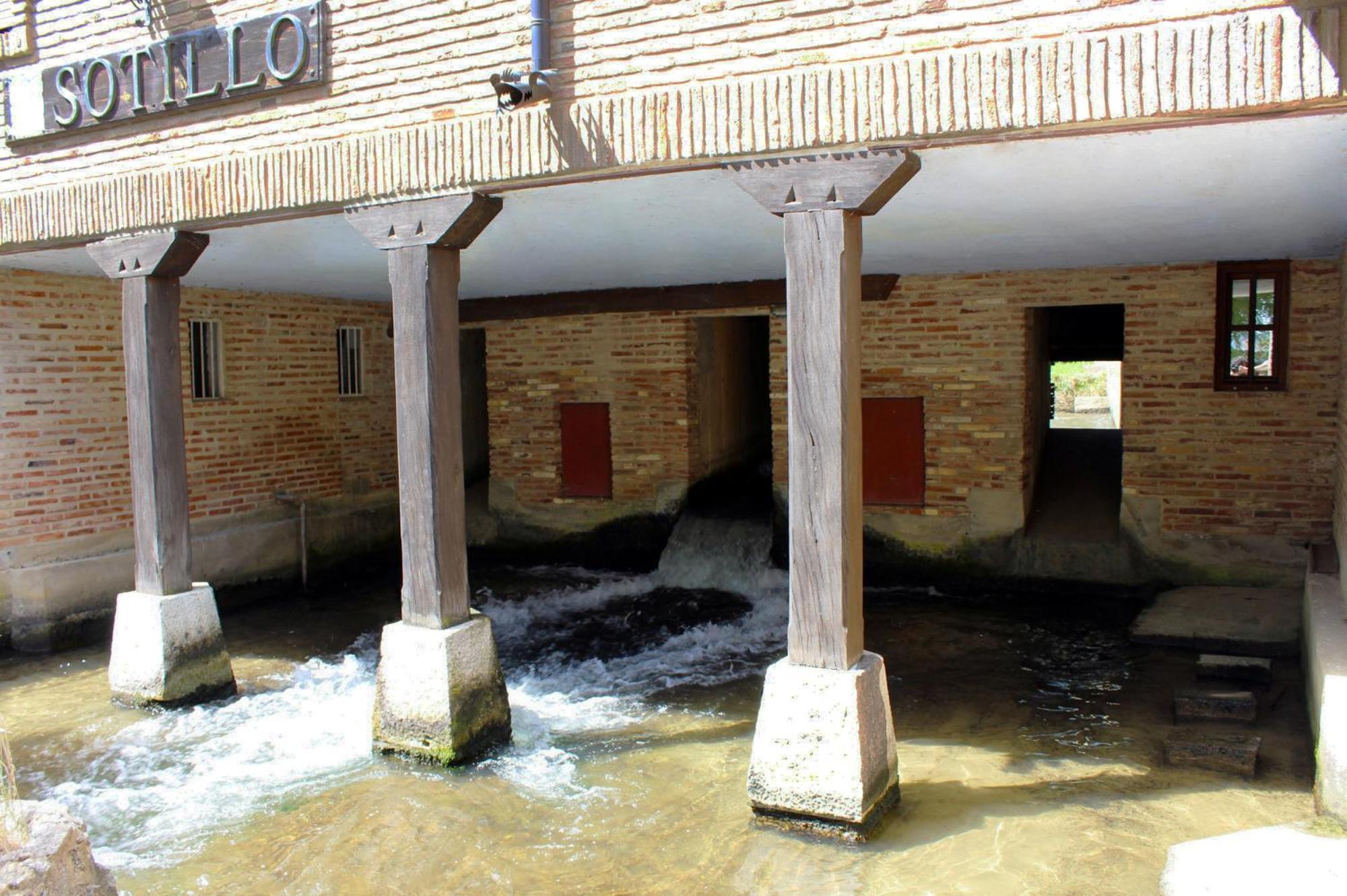 فيلا Molino El Sotillo Saldaña المظهر الخارجي الصورة